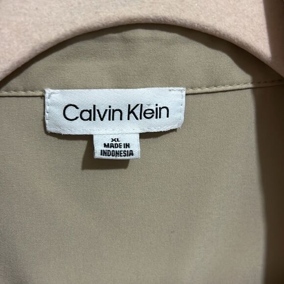Women's XL Calvin Klein khaki button down with lovely details - plus size! - Picture 9 of 10